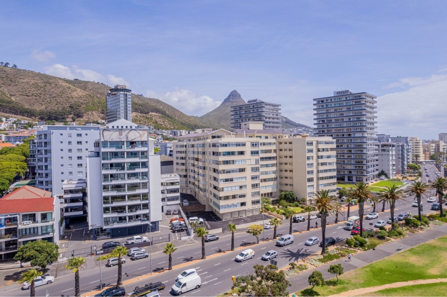 2 Bedroom Property for Sale in Sea Point Western Cape